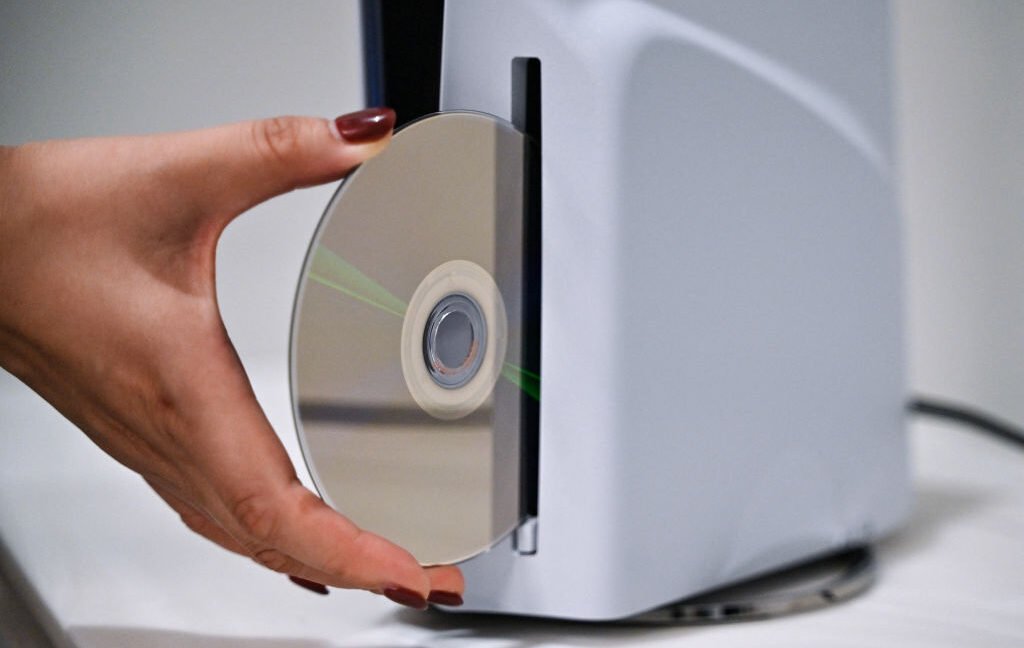 Sony announces the end of PlayStation discs and parts of the digital store on the same day
